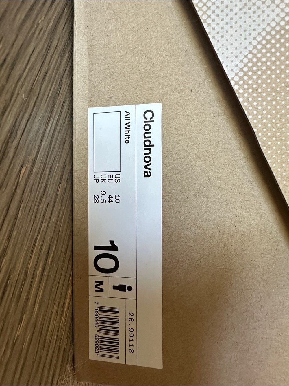 Mens On Cloudnova running sneaker in all white size 10 - Picture 2 of 11